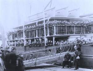 Troop embarkation onto SS Majestic at Southampton dock, either December 1899 or February 1900. Image attributed to http://www.titanic-titanic.com